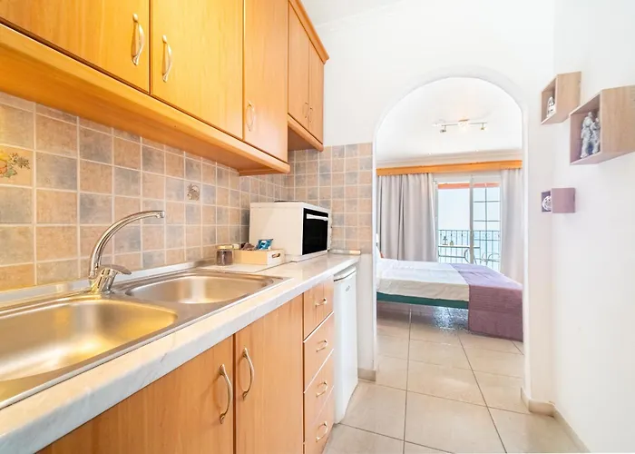 Spyridoula 12 Aparthotel 3*